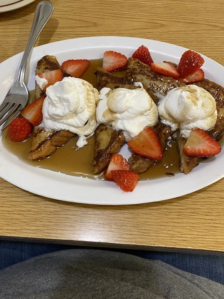 Cinnamon French Toast with Strawberries